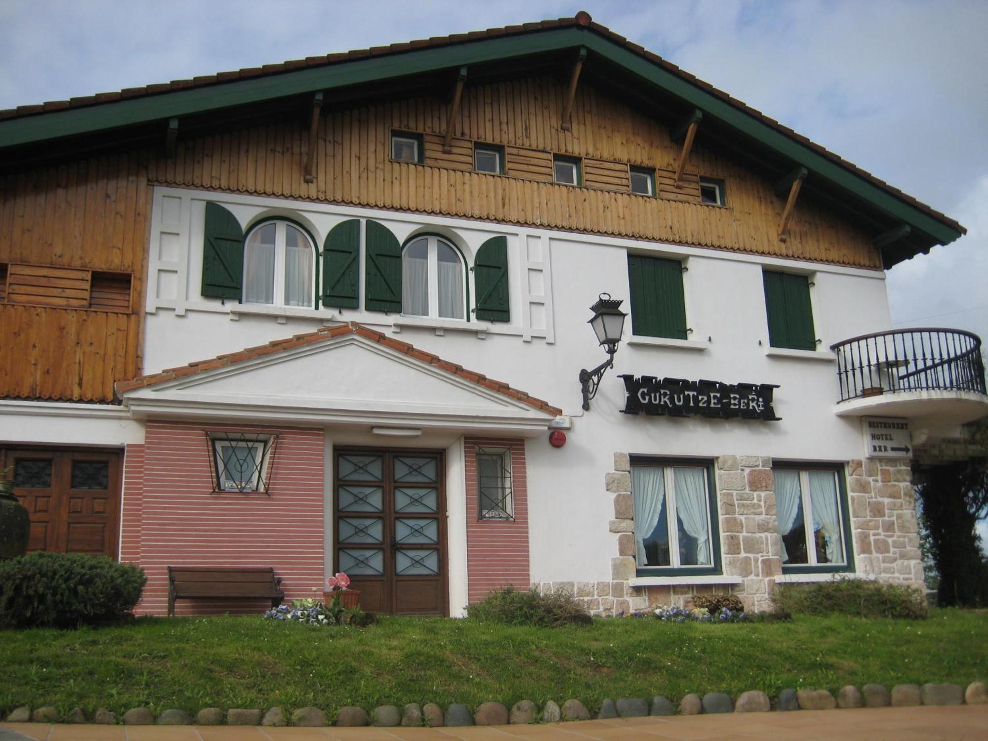 Hotel Gurutzeberri Oiartzun Exterior foto